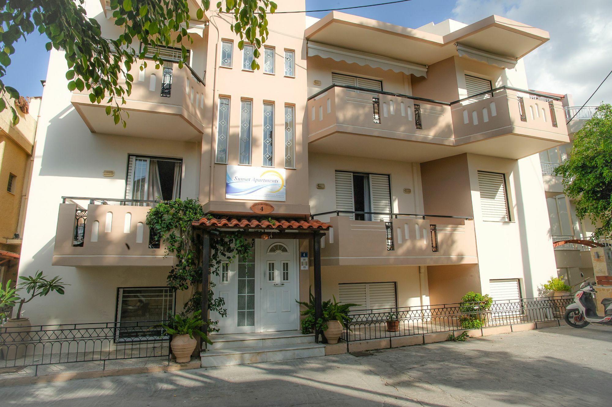 Sunset Seaside Apartments & Studios Réthymnon Extérieur photo